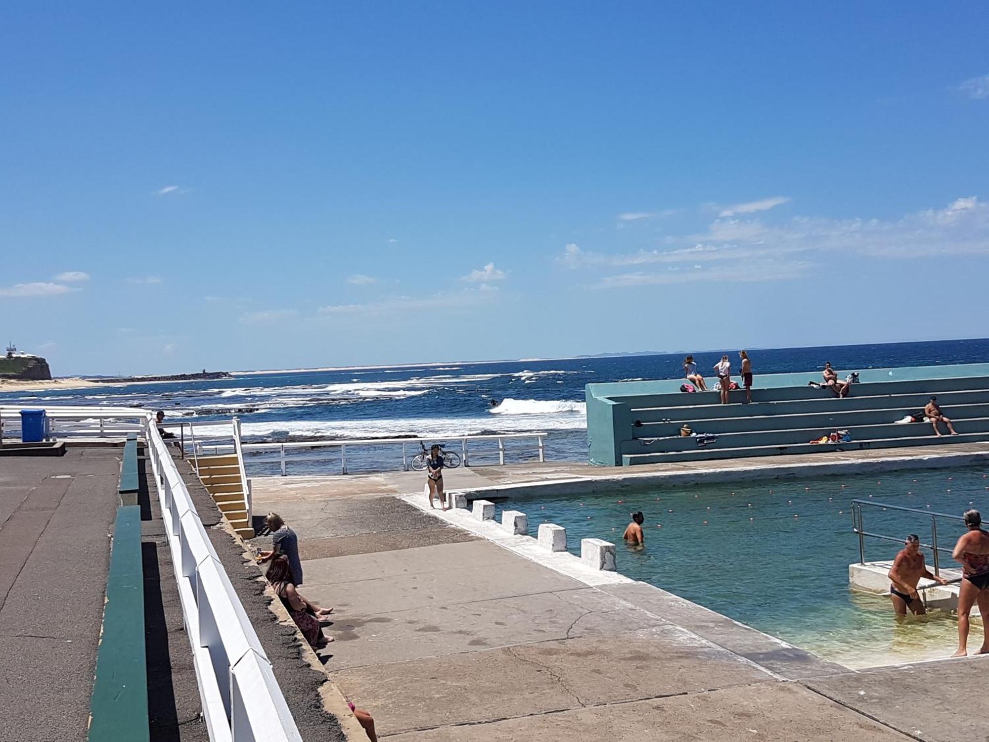 Arena Luxury Beachfront Apartment Ньюкасл Экстерьер фото
